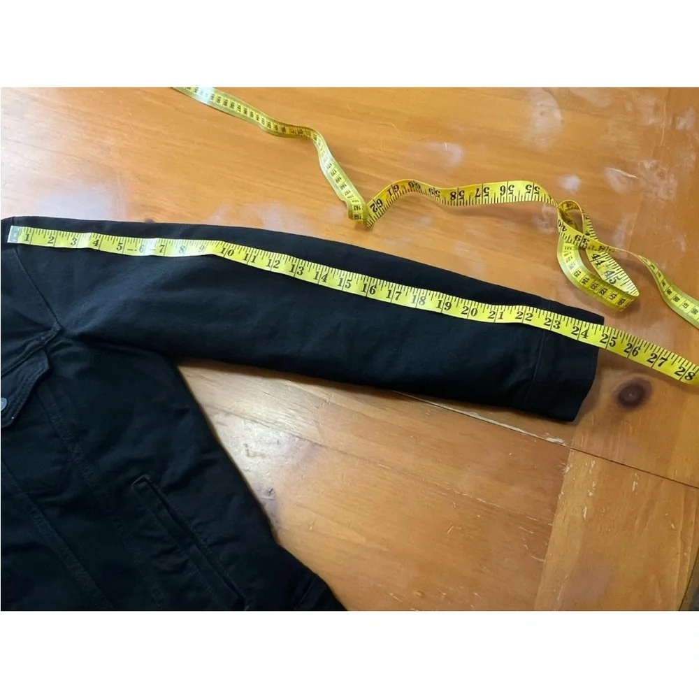 Levi's Black Sherpa Lined Denim Jacket - Picture 10 of 11